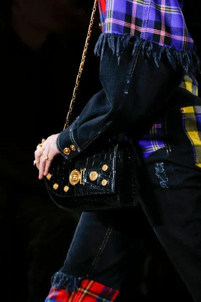 Look 23